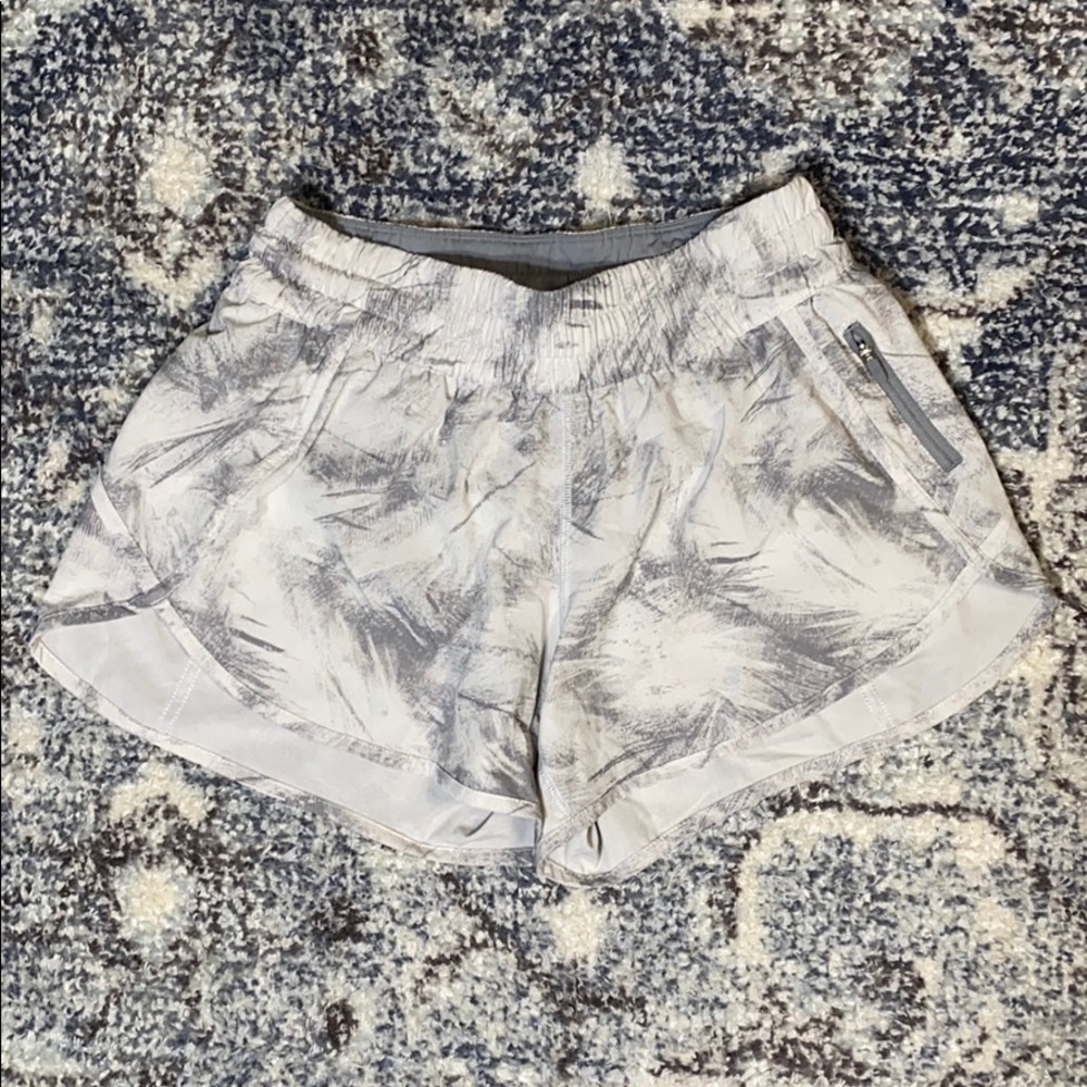 Lululemon Tracker Short V - 4” inseam